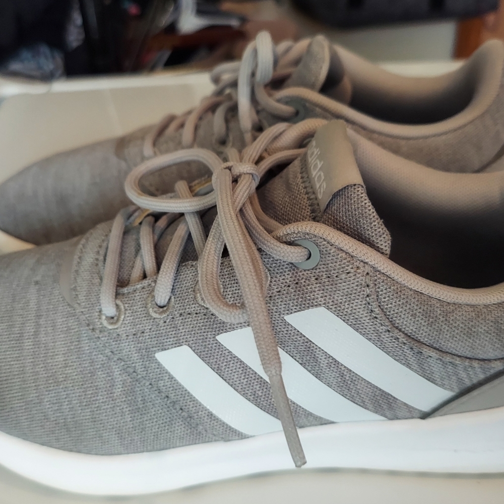 Adidas - Picture 4 of 5